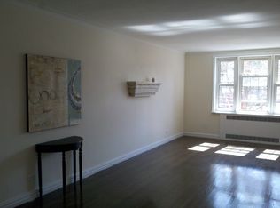 949 Palmer Rd APT 1D, Bronxville, NY 10708