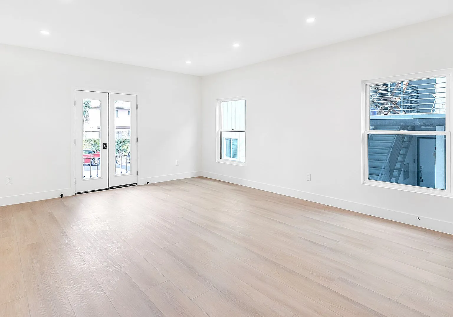1237 Orange Grove Ave — Photo 1