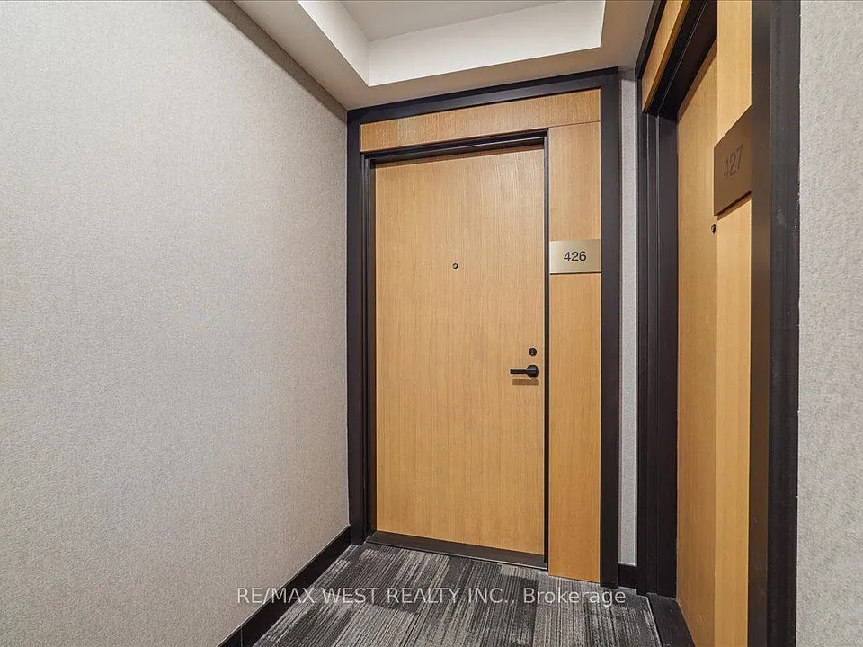 8 Tippett Rd #426