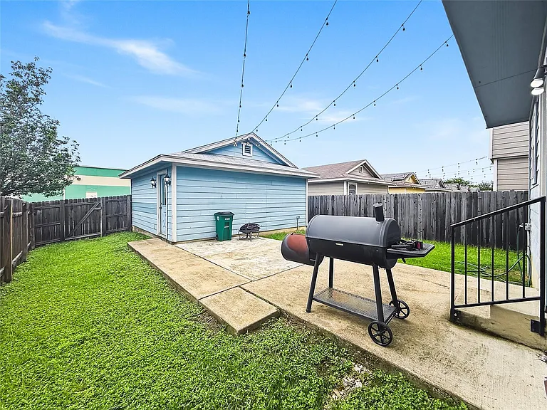 9215 Rowlands Sayle Rd — Photo 7