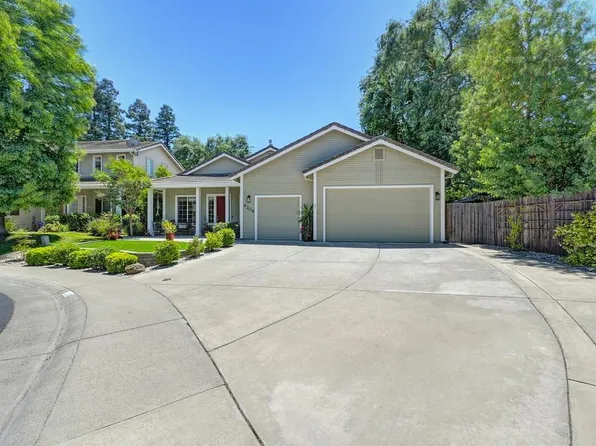 9208 Locust St, Elk Grove, CA 95624