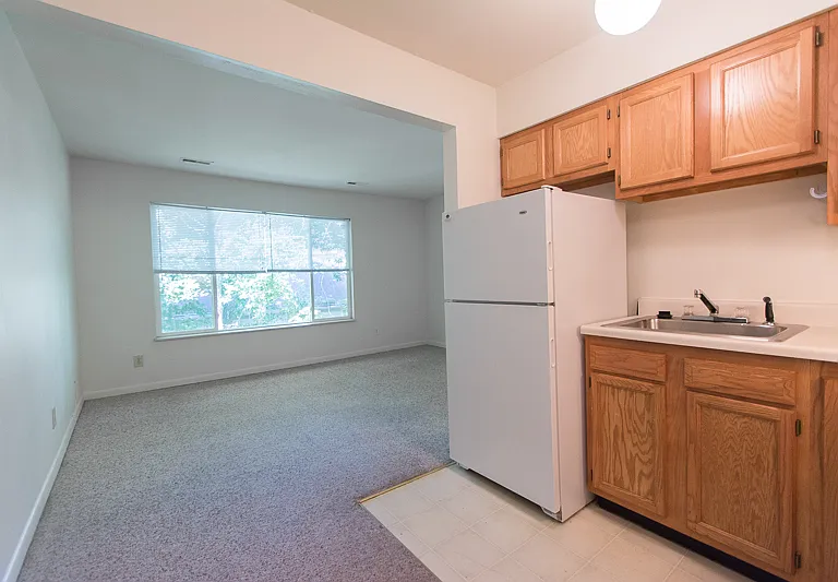 Barney's Place Apartments — Photo 14