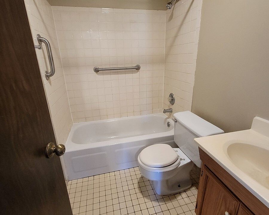 1st image of 700-728 Waskin Dr #16630084
