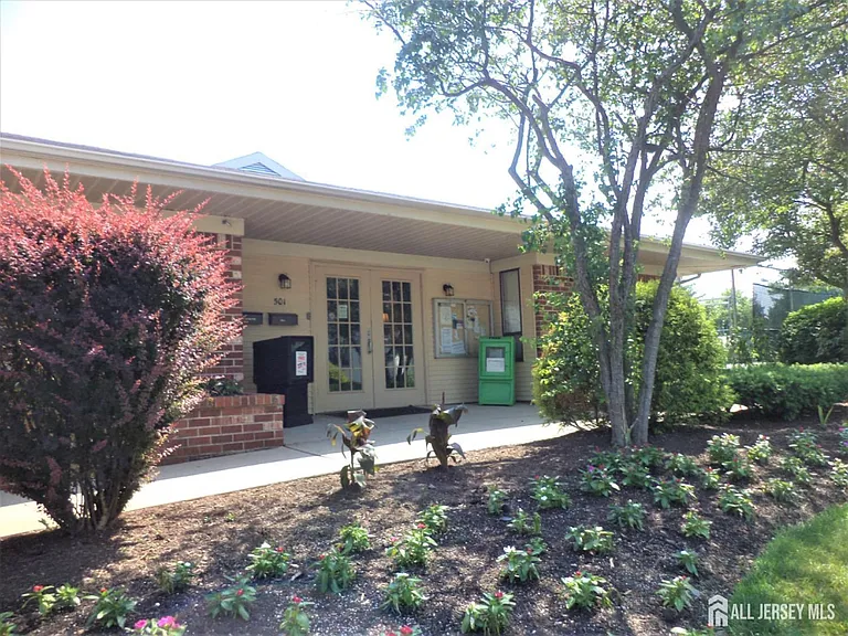 482 Danbury Ln — Photo 15