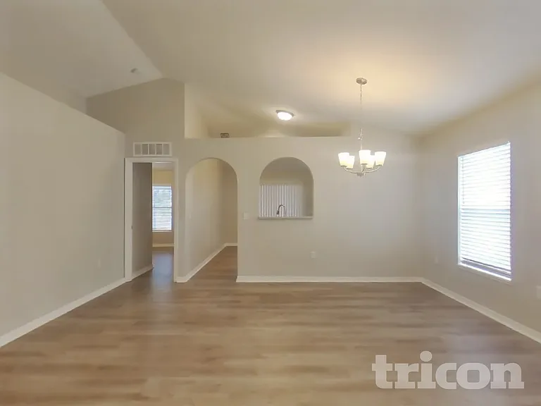 822 Brenton Leaf Dr — Photo 2