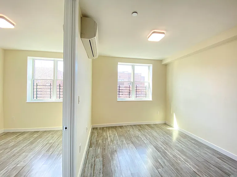 571 E 19th St #Penthouse 3 — Photo 5