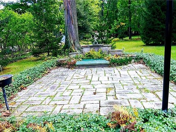 5th image of 4889 E Park Dr