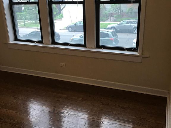2nd image of 1829 W Leland Ave #1N