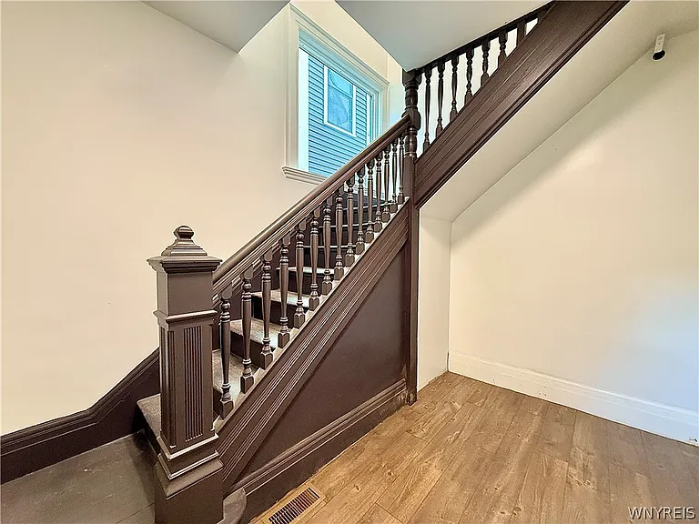 460 Rhode Island St #UPPER — Photo 3