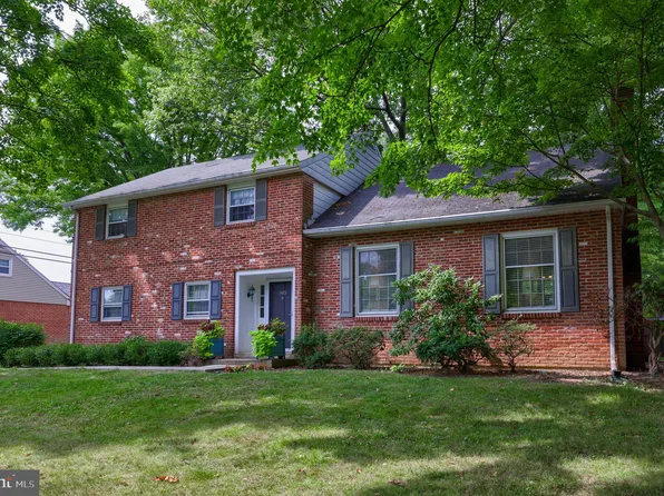1413 Carlton Dr, Lancaster, PA 17601