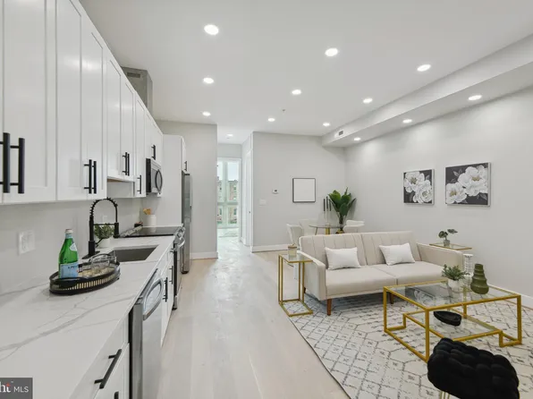 2213 M St NE #4, Washington, DC 20002