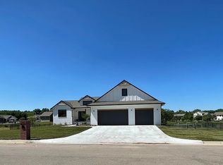 224 E River Birch St, Haysville, KS 67060