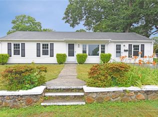 3 Moskalyk St, West Warwick, RI 02893