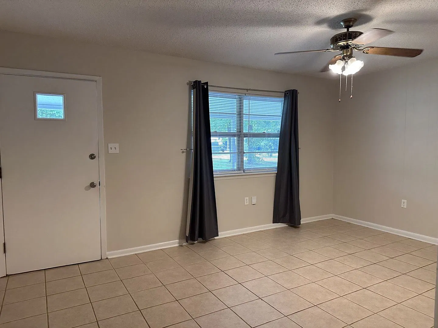 2121 Oriole 3 BR 1 Bath — Photo 4