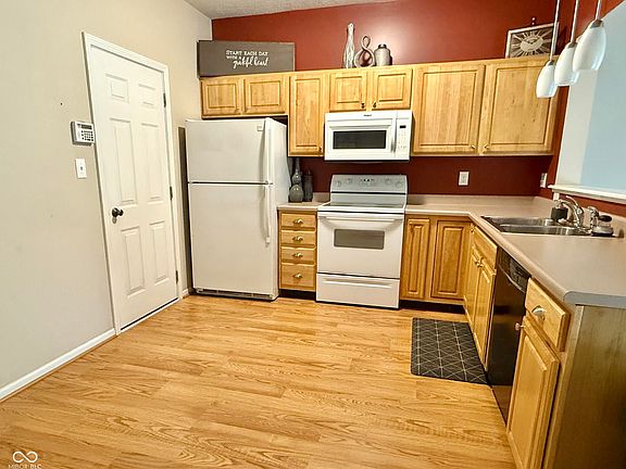 4th image of 7042 Gavin Dr