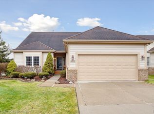 41575 Kenilworth Ln, Novi, MI 48377