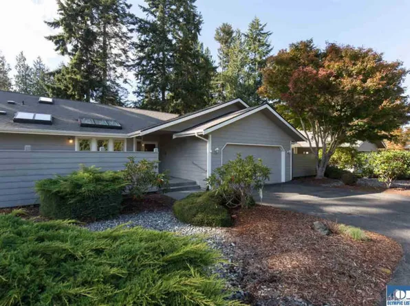 111 Fairway Dr #8, Sequim, WA 98382