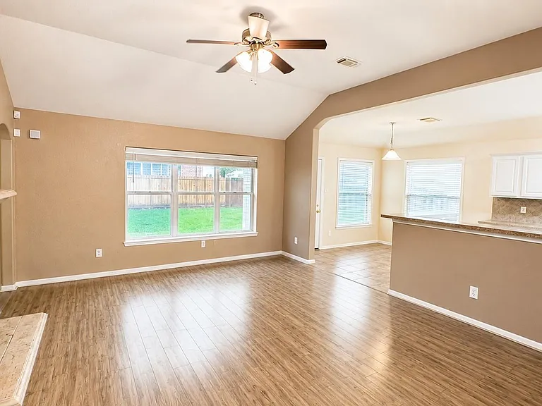 12918 Stratford Mill Ln — Photo 3