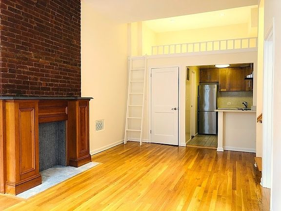 3rd image of 122 W 75th St APT 1A