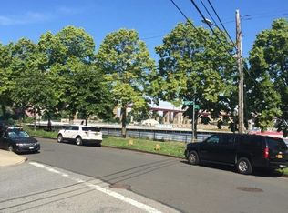 1815 21st Rd, Astoria, NY 11105