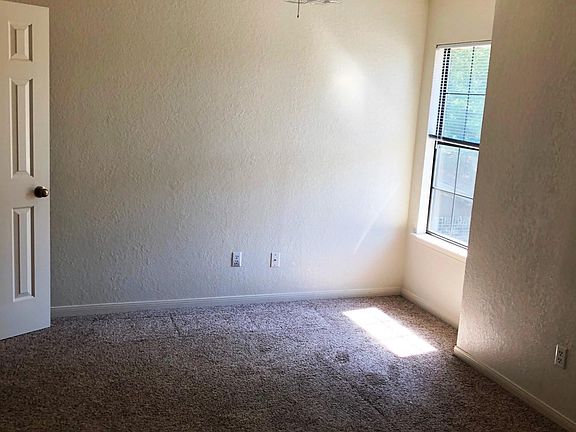4th image of 504 Houston St