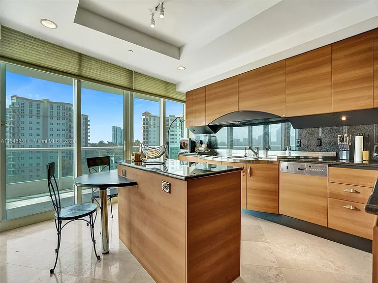 199 Ocean Lane Dr #901 — Photo 11