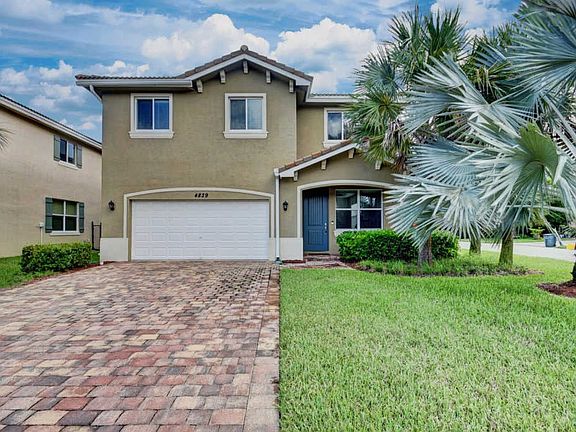 3rd image of 4839 Foxtail Palm Ct