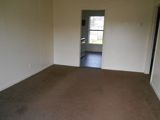 2nd image of 701 SE 16th St Unit B