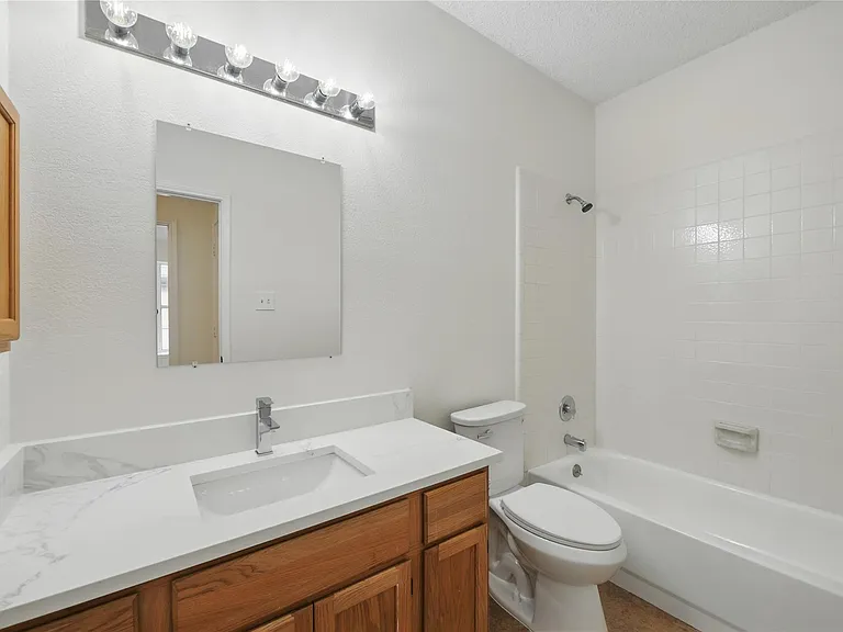 2296 Grandview Dr — Photo 11