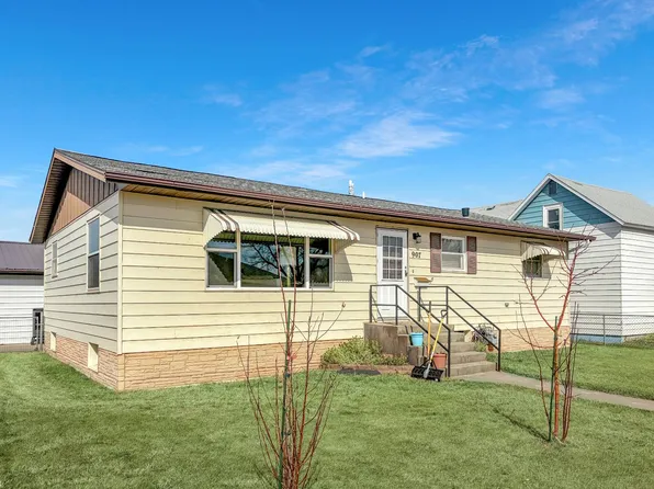 907 6th St SW, Sidney, MT 59270