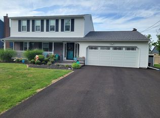 5463 Topsfield Ln, Clay, NY 13041