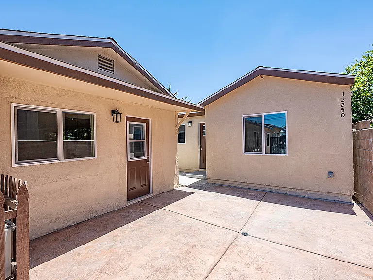 12250 Carver Ln — Photo 15