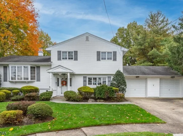 103 Sandra Dr, Totowa Boro, NJ 07512