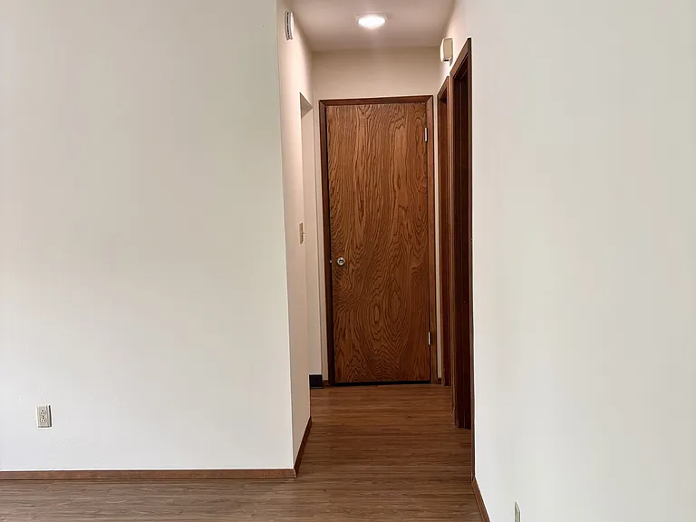 540 Williams Ave N #8 — Photo 6