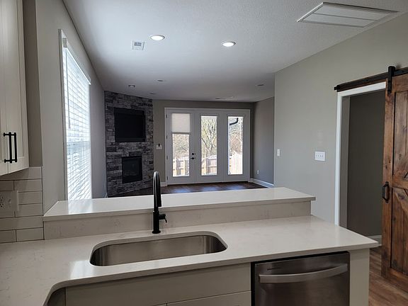 3rd image of 7009 Wright Rd #A