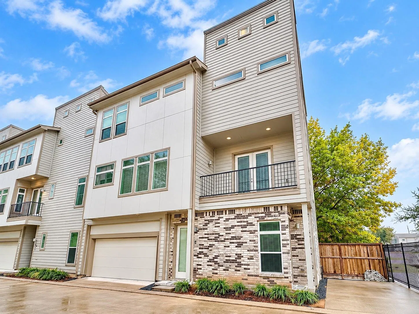 3 bed, 3.5 bath, 2047 sqft, $2,875 — Photo 1