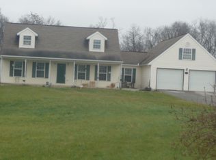 12827 El Paso Dr, Hagerstown, MD 21740