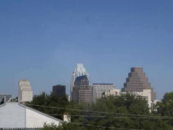 700 S 1st St APT 208, Austin, TX 78704