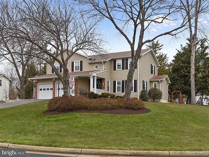 1st image of 13372 Meadowsweet Dr
