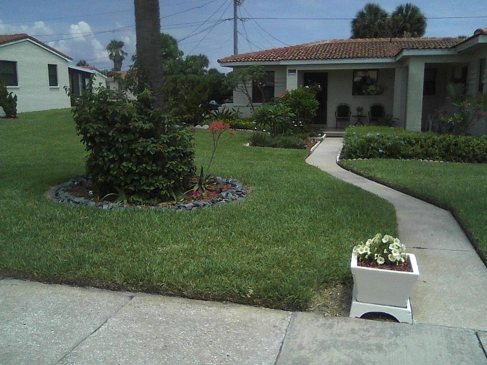 1st image of 739 Flamingo Dr