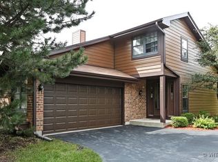 102 Indian Trail Dr, Westmont, IL