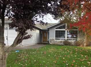 1320 Hawthorne Way, Central Pt, OR 97502