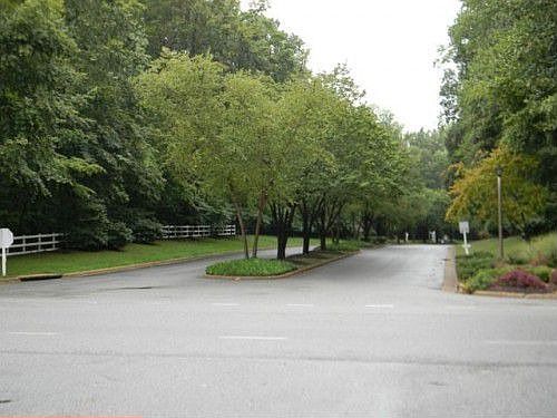2nd image of 3208 Stoney Creek Dr W