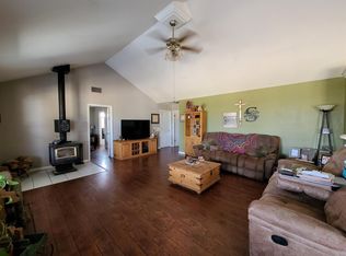 34325 Ellenwood Dr, Auberry, CA 93602