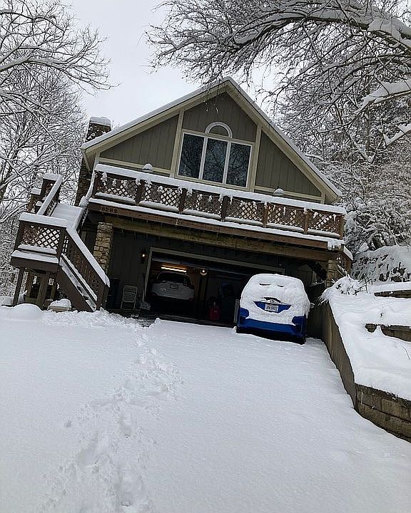 2nd image of 8282 Bridle Rd