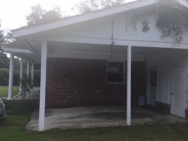 2nd image of 1897 Myers Rd
