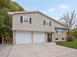 1408 Peters Rd, Kaukauna, WI 54130