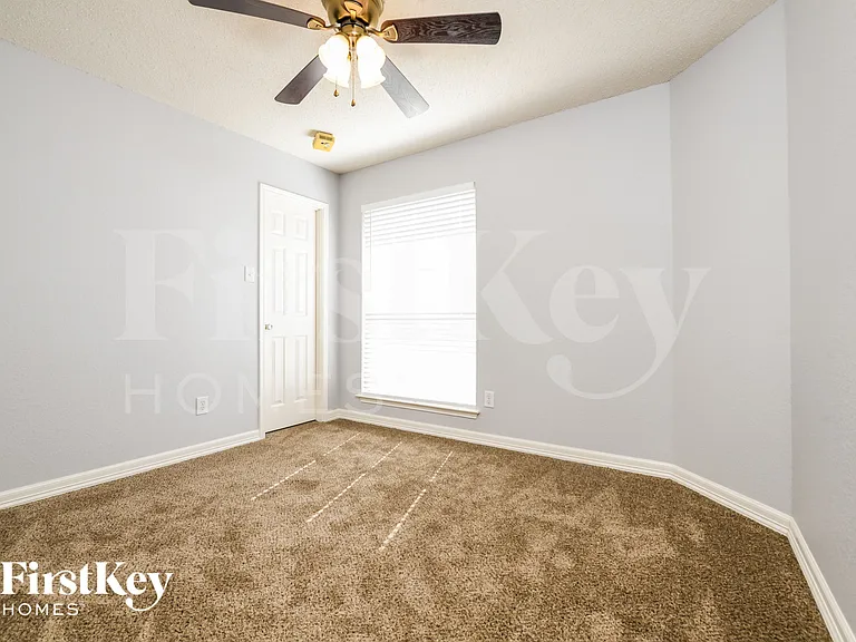 4909 Lodgepole Ln — Photo 12