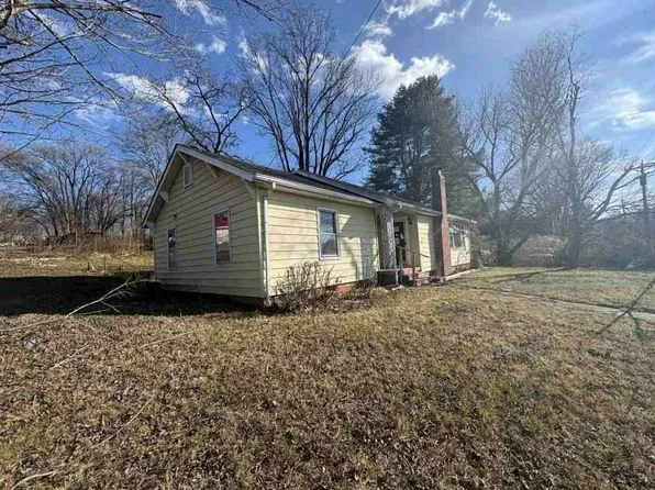 307 Yancey St, Marion, NC 28752