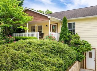 18 Stonepath Ln, Weaverville, NC 28787